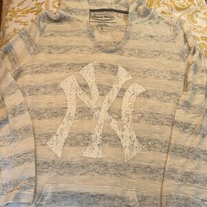 Majestic Athletic Women's NY Yankees Logo Hooded Sweatshirt in Cream & Gray